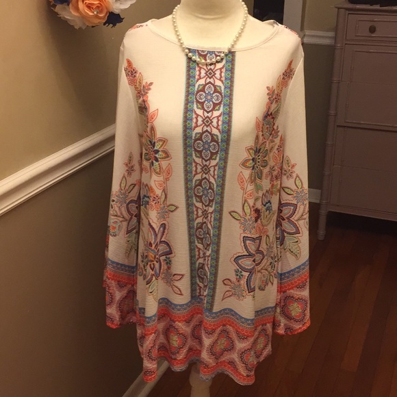 new directions Tops - NWT New Directions split sleeve boho tunic